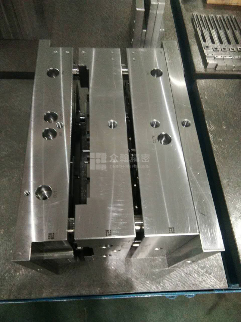 精密模具